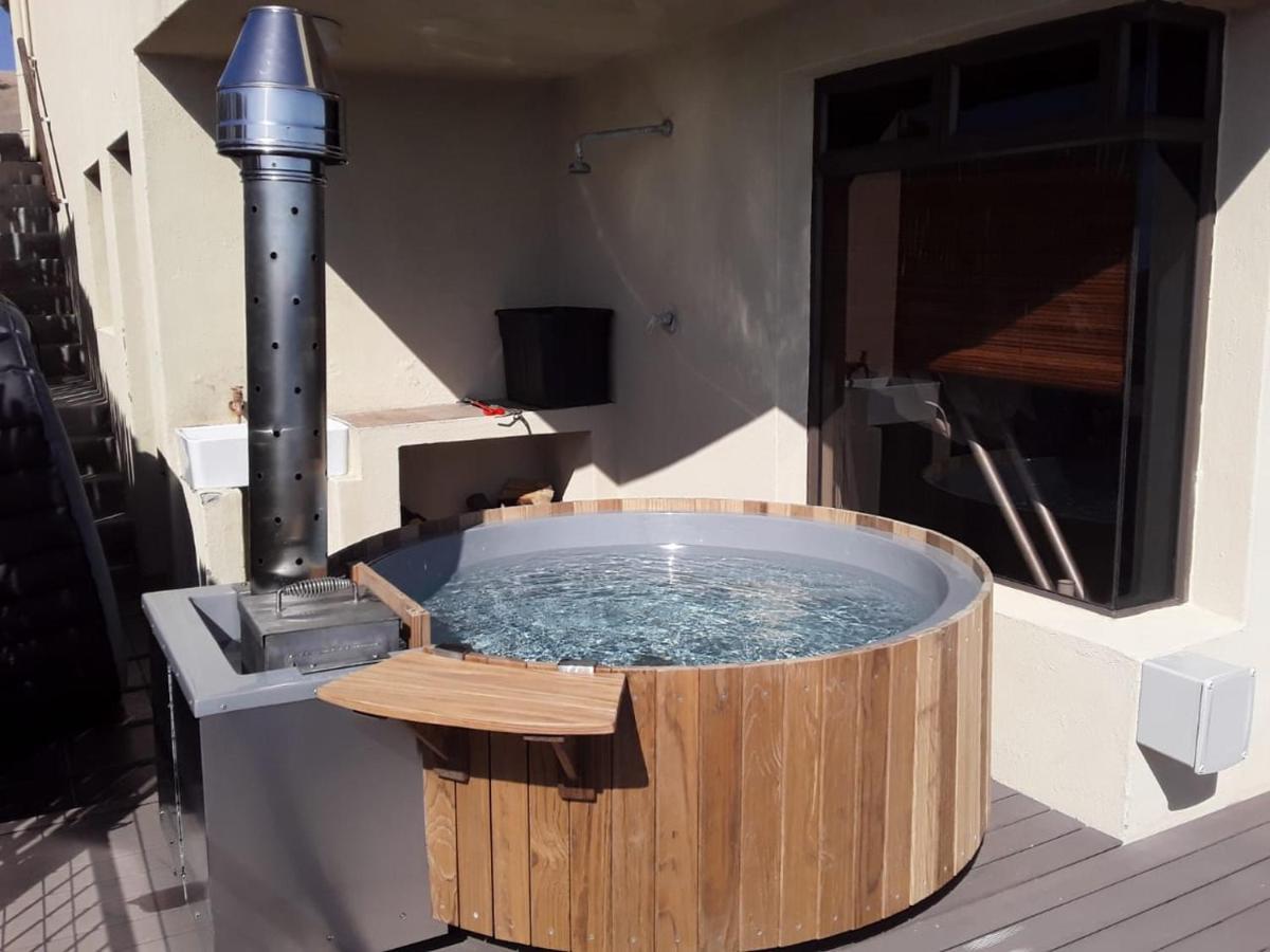 גנסבאי Whale Huys Luxury Oceanfront Eco Villa מראה חיצוני תמונה