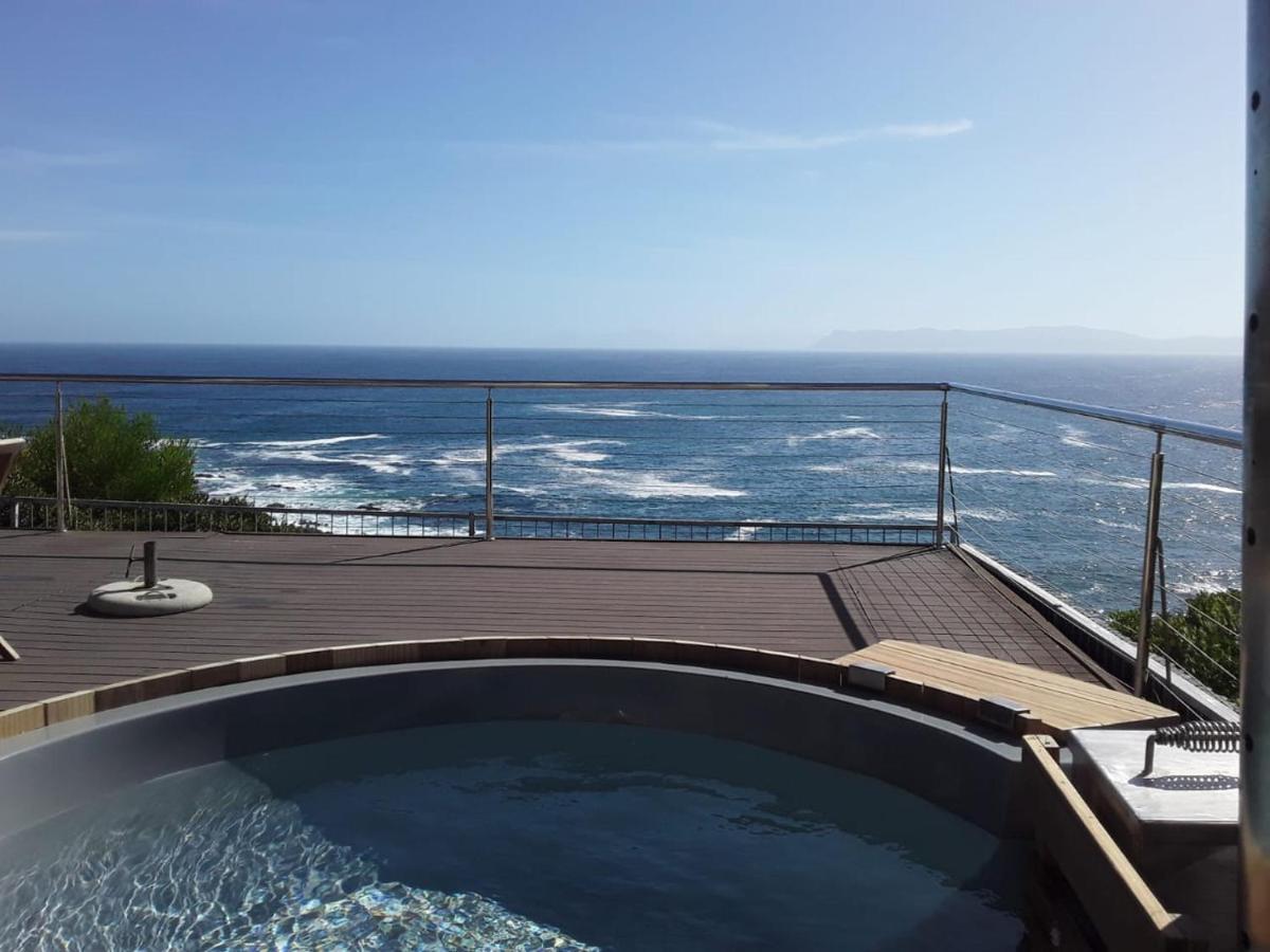 גנסבאי Whale Huys Luxury Oceanfront Eco Villa מראה חיצוני תמונה