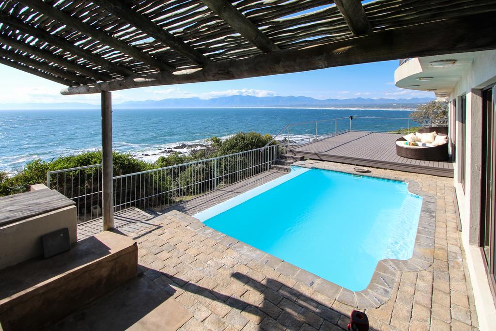 גנסבאי Whale Huys Luxury Oceanfront Eco Villa מראה חיצוני תמונה
