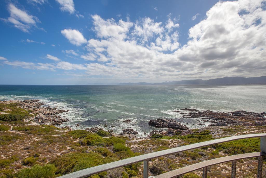 גנסבאי Whale Huys Luxury Oceanfront Eco Villa מראה חיצוני תמונה