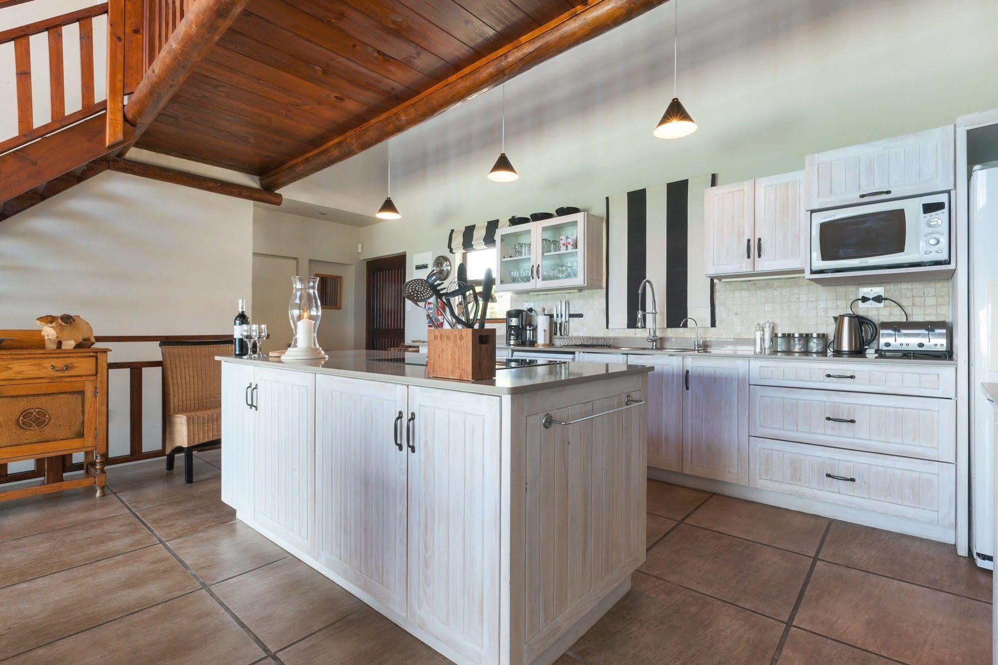 גנסבאי Whale Huys Luxury Oceanfront Eco Villa מראה חיצוני תמונה