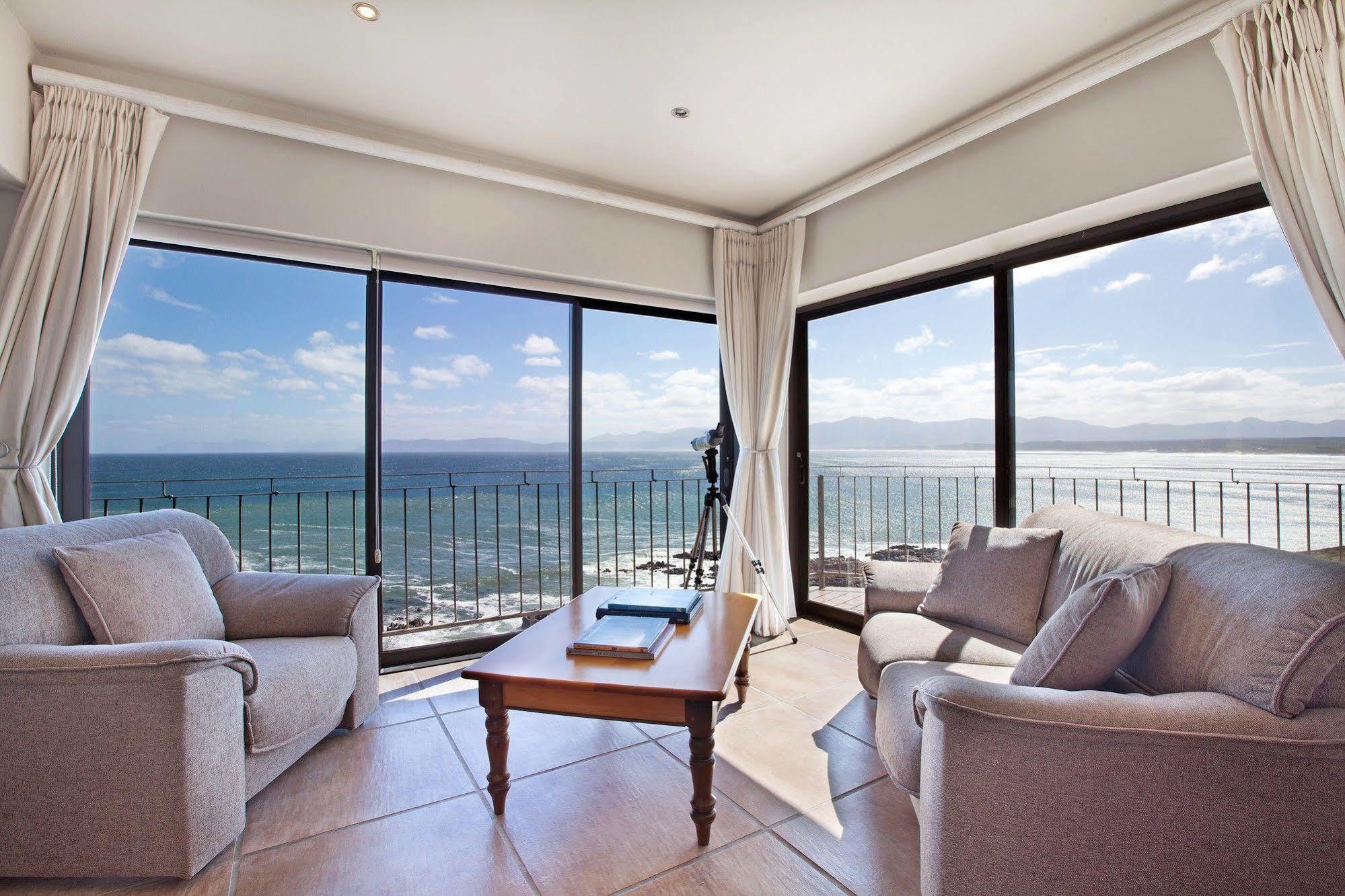 גנסבאי Whale Huys Luxury Oceanfront Eco Villa מראה חיצוני תמונה