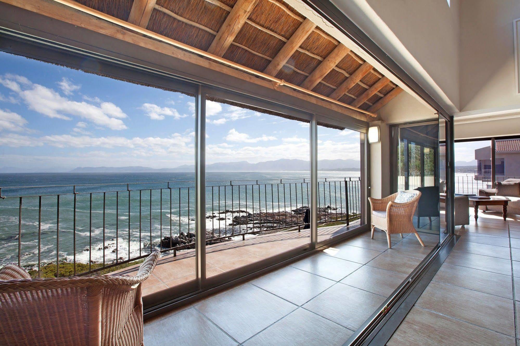 גנסבאי Whale Huys Luxury Oceanfront Eco Villa מראה חיצוני תמונה