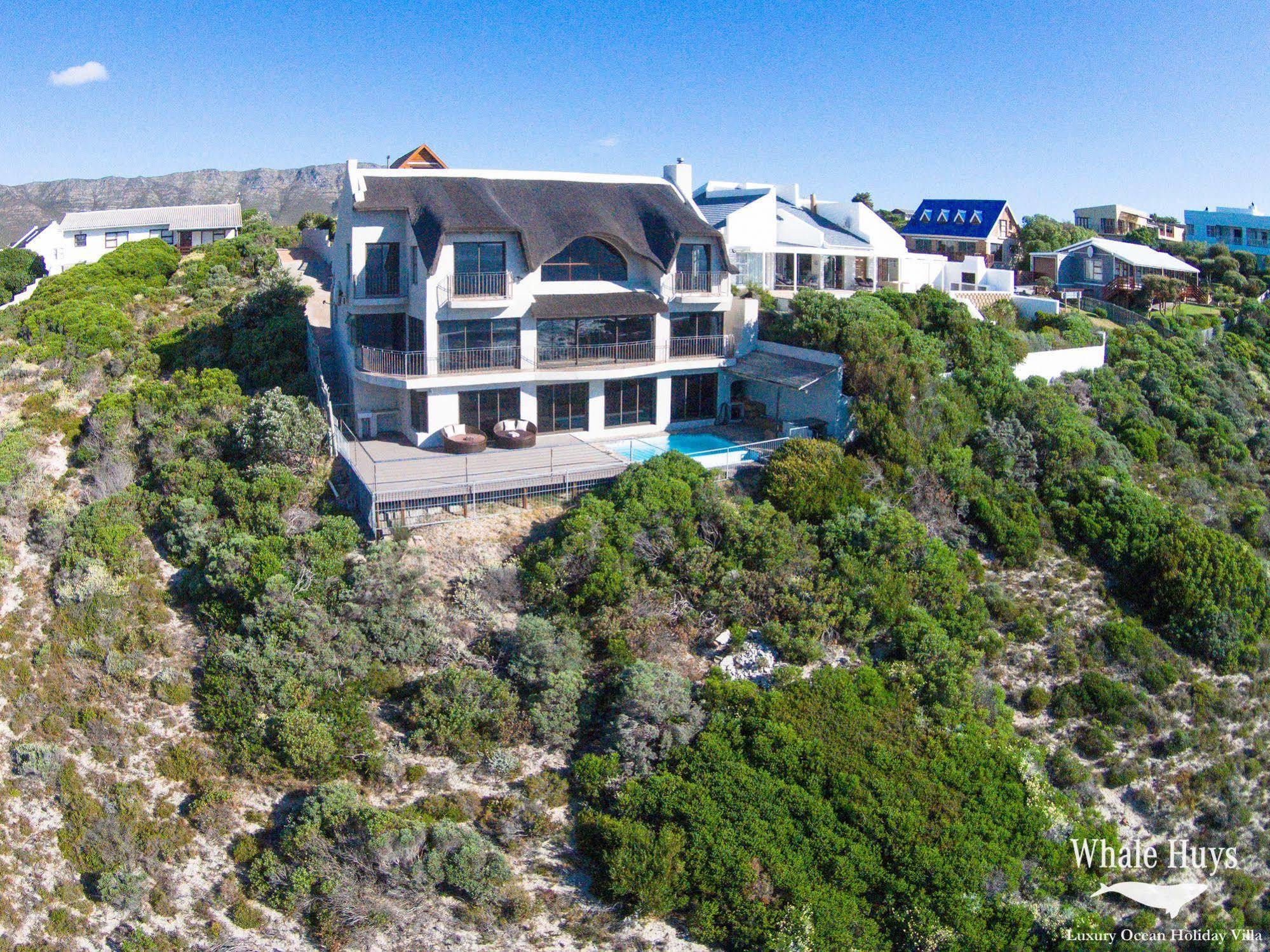 גנסבאי Whale Huys Luxury Oceanfront Eco Villa מראה חיצוני תמונה